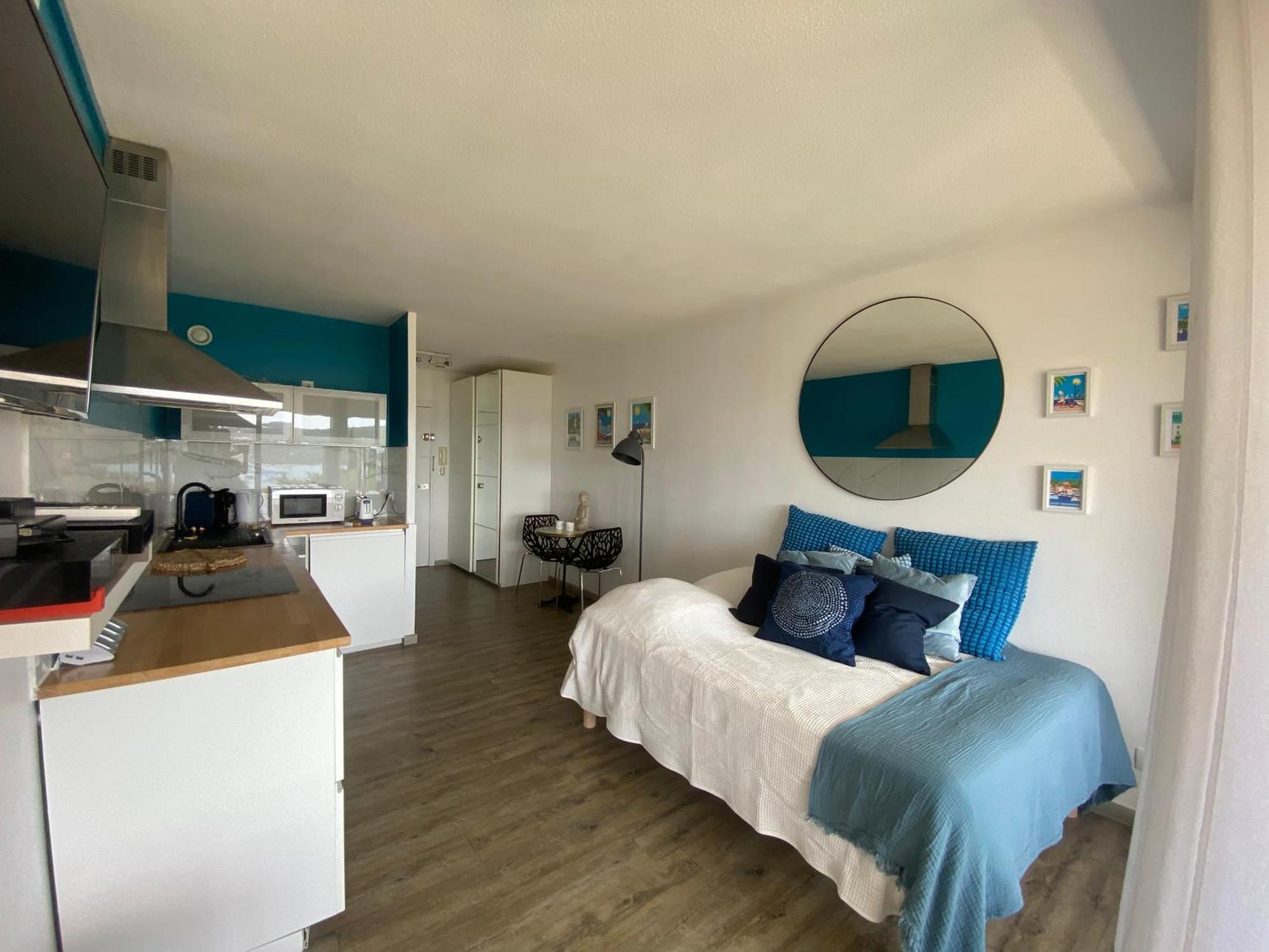 Studio Avec Vue Mer Et Terrasse La Seyne-sur-Mer Exterior photo